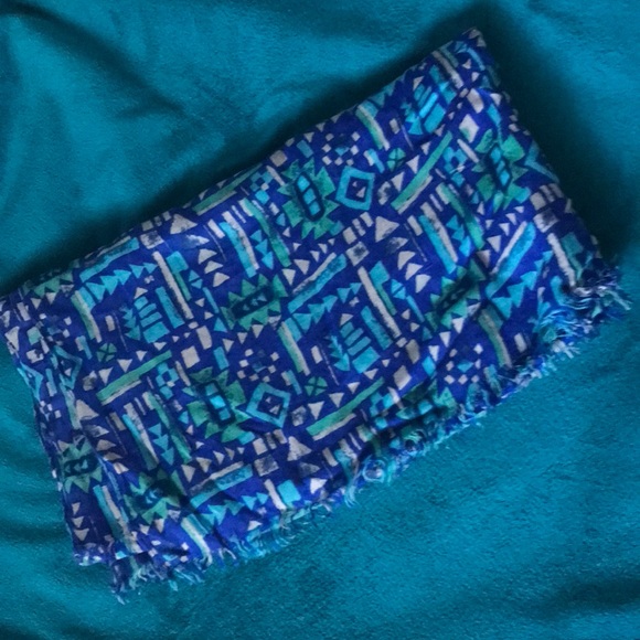 Scarfs - Picture 7 of 8